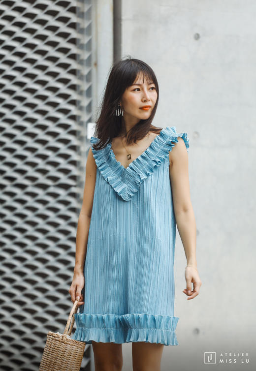 AtelierMissLu / Jana-云雾蓝V领褶皱装饰连身裙 商品图0