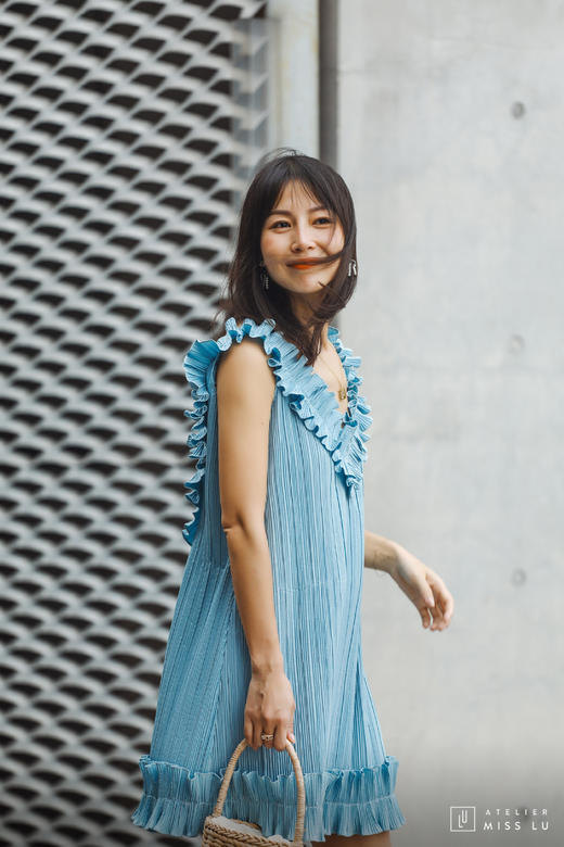 AtelierMissLu / Jana-云雾蓝V领褶皱装饰连身裙 商品图7