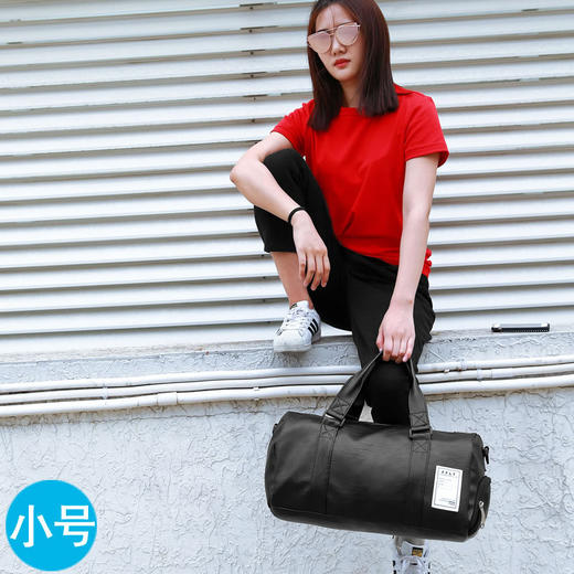 男女运动健身箱包 单肩短途大旅游包 PU手提旅行包 商品图4