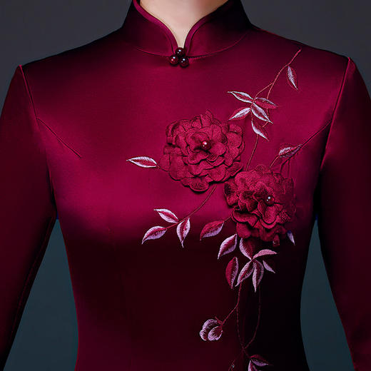 时尚高端绣花，婚礼喜事丈母娘旗袍裙LHS-L9080 商品图3