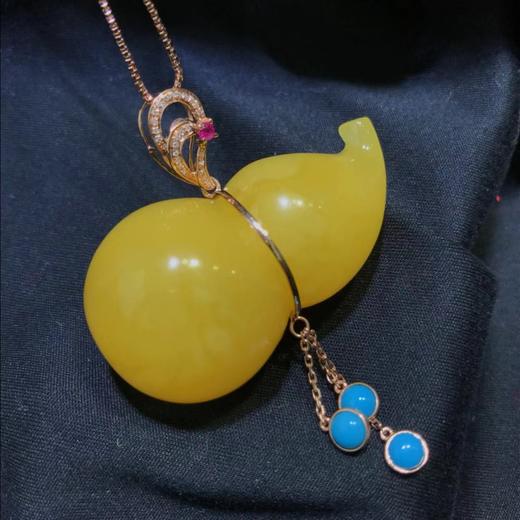 精美蜜蜡葫芦镶嵌18k金钻石77红宝77绿松独特设计精工镶嵌葫芦