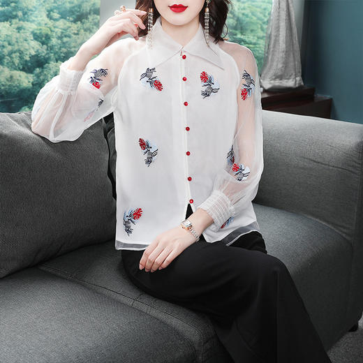 BS-YYT6823B新款时尚翻领重工刺绣舒适上衣TZW 商品图1