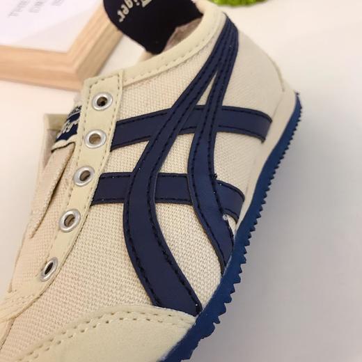 点此购买 亚瑟士/鬼塚虎 一脚蹬儿童帆布鞋 u123442 商品图11