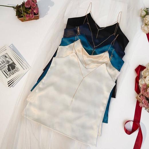 【网红同款 性感缎面链条吊带】韩版性感v领缎面链条内搭打底外穿小吊带 商品图1