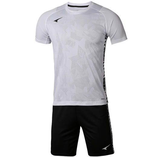 【3套以上，每满200减20】小李子:专柜正品UCAN锐克足球比赛套服组队球服球衣套装S09641 商品图4