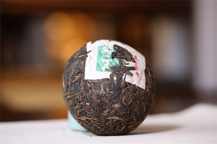 澜沧古茶2009年岩冷青沱普洱茶生茶古树料200g