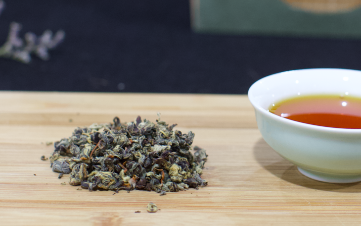 茶干茶底汤色选用春季谷雨前后野生老鹰茶嫩叶制作野生老鹰茶树恩施