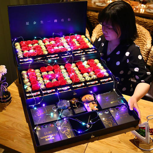 【浪漫情人节大礼盒】德芙巧克力礼盒装 七夕情人节礼物 商品图1