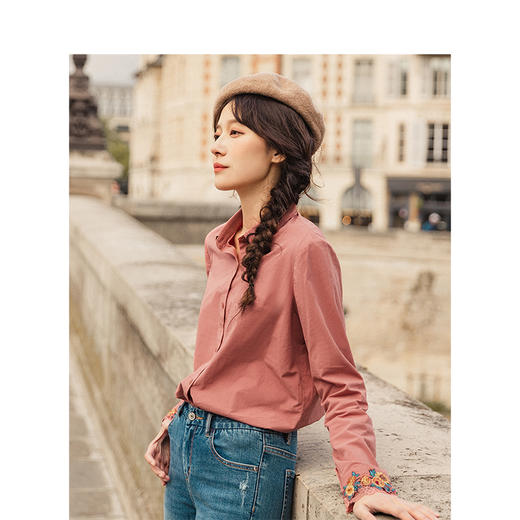 茵曼2019秋季新款圆角翻领简约百搭小清新素色文艺镂空绣花衬衫女