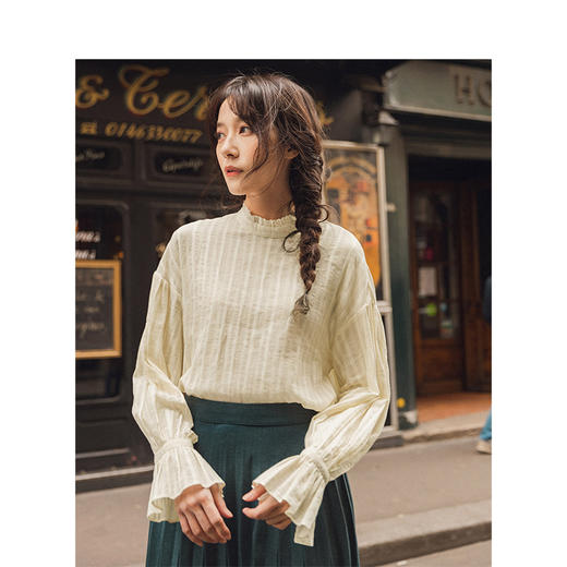 茵曼2019秋季新款全棉提花花边小立领喇叭袖法式优雅文艺衬衫女