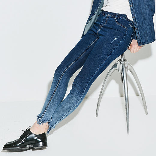 初语ving渐变色磨破牛仔v字毛边裤脚牛仔裤v9721815002