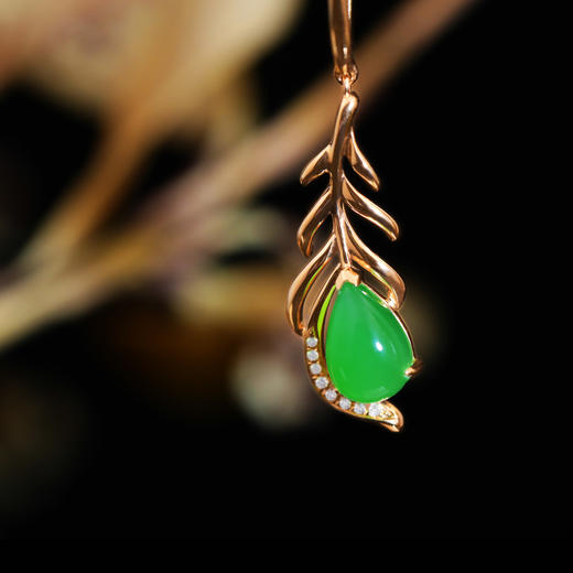 18K玫瑰金和田玉（碧玉）镶钻耳饰--羽 /水滴6*9mm/总长35mm/苹果绿 商品图1