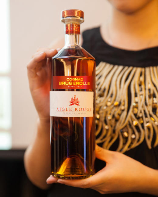 鹰爵红鹰干邑白兰地 700ml 商品图5