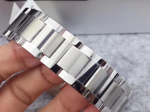 V6卡地亚蓝气球系列W69011Z4中性石英腕表，进口石英机芯。表径：36.6毫米表壳厚度：12.05毫米表镜材质：蓝宝石水晶玻璃 商品图8