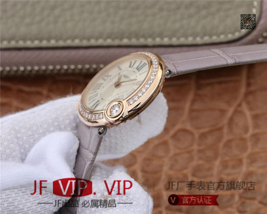 卡地亚BALLON BLANC DE CARTIER系列腕表。这款女士珠宝腕表的最大亮点在于表壳4时位置点缀一颗光华璀璨的钻石 商品图5