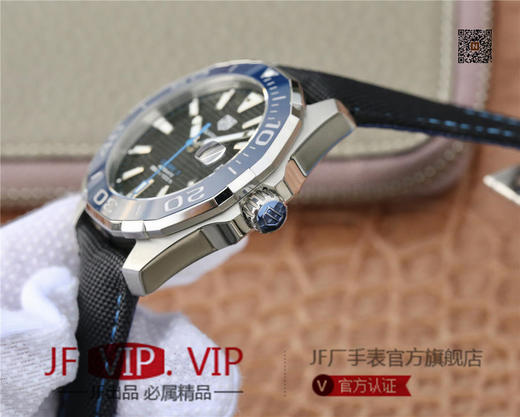 V6豪雅竞潜43mm新品蓝色陶瓷表圈。高通透蓝宝石镜面316L精钢全身抛光～采用经典外尼龙内牛皮表带设计精致折叠扣。2824自动机 商品图6