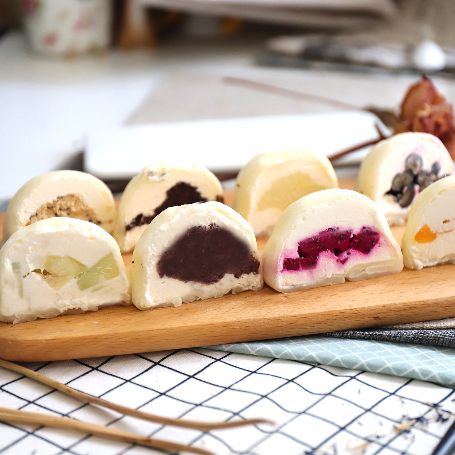 招牌雪媚娘（夏天，榴莲，芋泥只能当天食或冷冻））