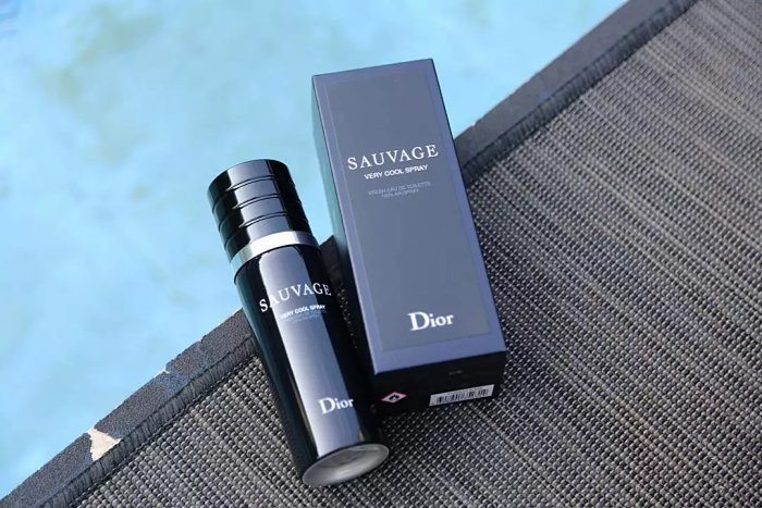 独立宣言行走中的荷尔蒙夏季的王牌武器迪奥之止汗香水喷雾已y证真伪