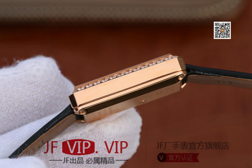 伯爵LIMELIGHT系列G0A39200，原装进口56p石英机芯，表径：15x31毫米，高品质女表。18k电镀白金，镶衬34颗圆形捷克水钻 商品图4