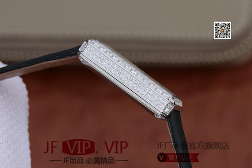 伯爵LIMELIGHT系列G0A39200，原装进口56p石英机芯，表径：15x31毫米，高品质女表。18k电镀玫瑰金表壳，镶衬34颗圆形捷克水钻。 商品图5