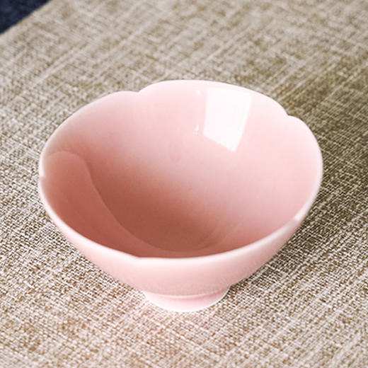 景德镇全手工高温颜色釉粉色葵口斗笠杯 商品图1