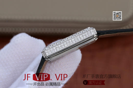 伯爵LIMELIGHT系列G0A39200，原装进口56p石英机芯，表径：15x31毫米，高品质女表。18k电镀玫瑰金表壳，镶衬34颗圆形捷克水钻。 商品图4