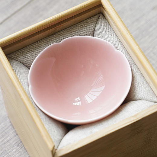 景德镇全手工高温颜色釉粉色葵口斗笠杯 商品图2