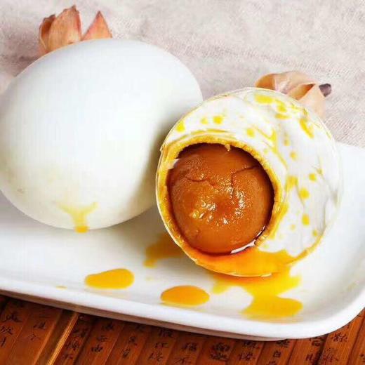 广西.北海红树林吃海鲜长大的烤海鸭蛋 蟹香蛋黄 起沙流油 天然养殖 土法腌制 商品图4