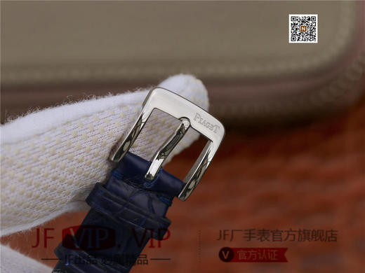 伯爵Possession女士腕表，此款腕表的圆形表圈也可以随着指尖完成360°优雅的旋转，中央的钻石随势划出一道优美的弧线，仿若在腕上跳一曲唯美的华尔兹，来甩掉烦躁、郁闷的心情 商品图7