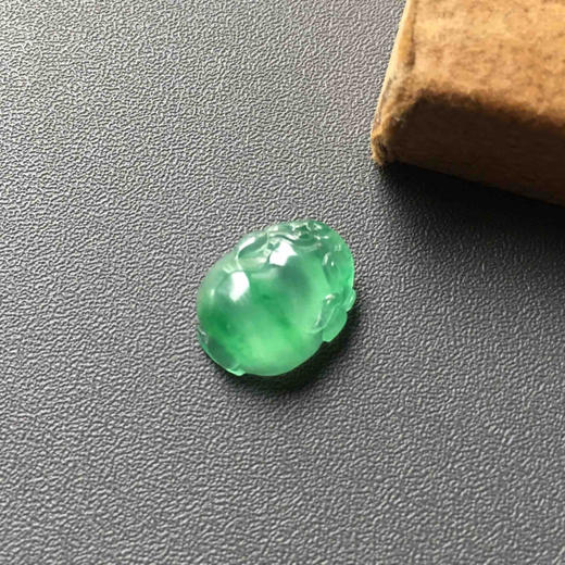 8号高冰种金丝阳绿金蟾 商品图0