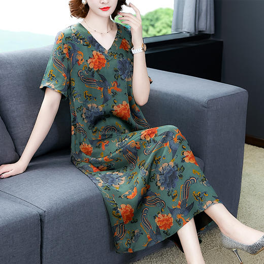 AHM  ssys8189中长款花色宽松大码裙 商品图3