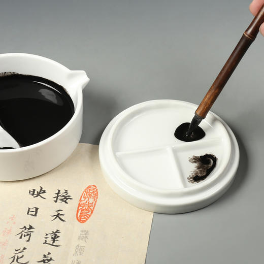 青花墨池丨多功能砚台带盖 青花陶瓷简约墨海 学生实用文房四宝墨池带盖 商品图2