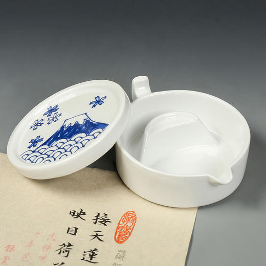 青花墨池丨多功能砚台带盖 青花陶瓷简约墨海 学生实用文房四宝墨池带盖 商品图1