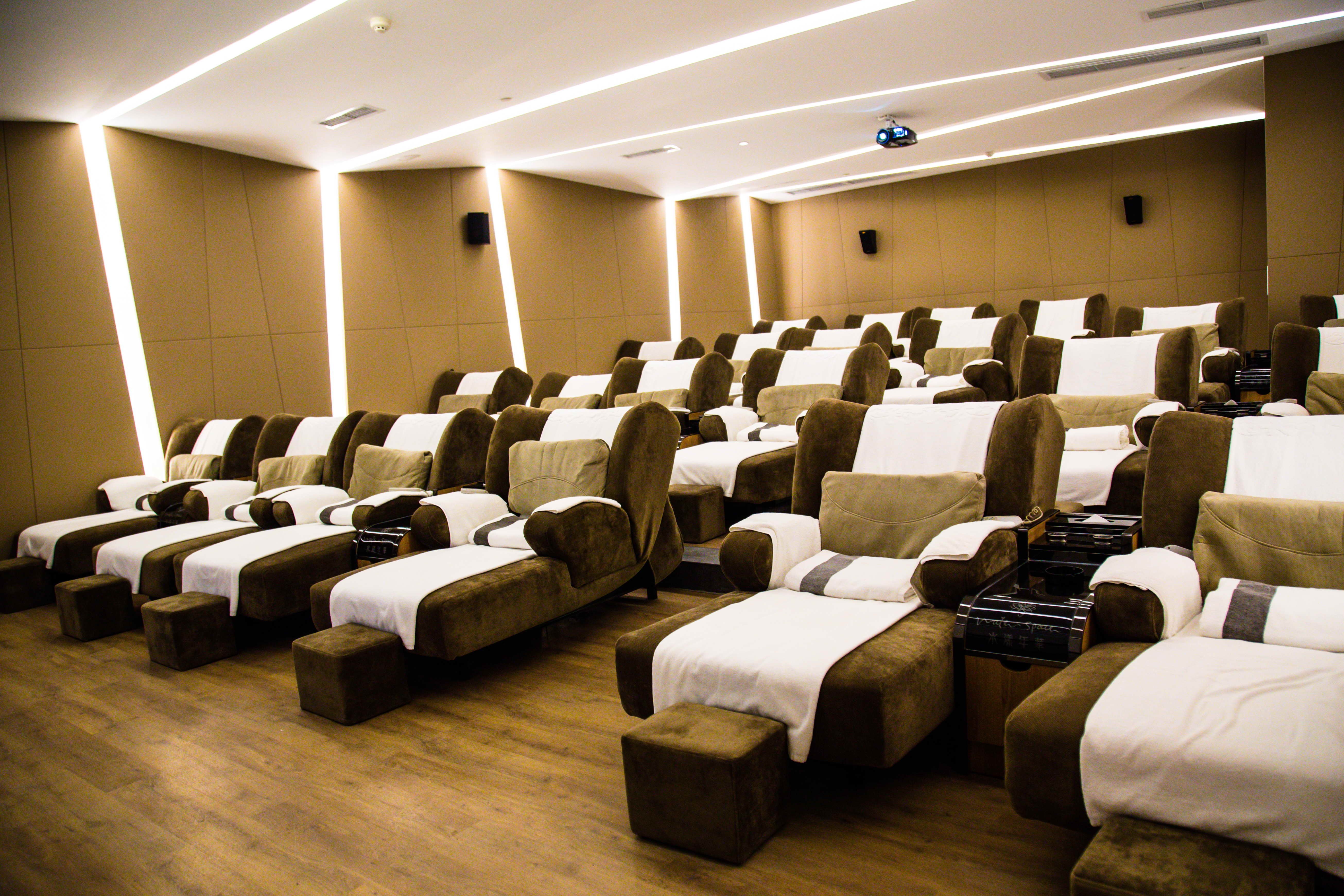 【超值·水漾年华·成人票】七夕特惠·98元抢!吃喝玩乐18个小时!