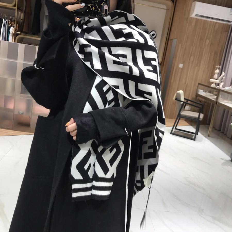 an073115芬迪黑白ff围巾