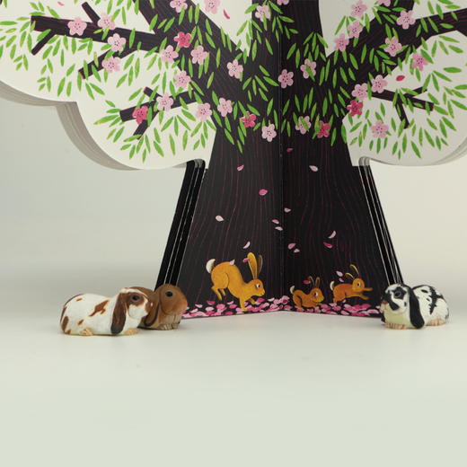 四季树（亲近自然的树形绘本 送给孩子的成长礼物 独具创意的艺术设计 家庭风尚的完美呈现） 商品图5