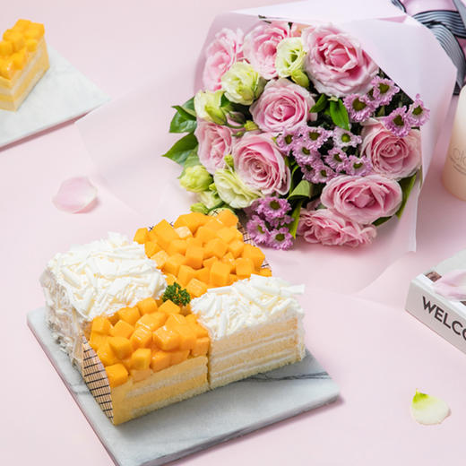【粉红佳人玫瑰9朵+蛋糕】初见-羞答答的粉色甜蜜，在微风中甜蜜绽放 鲜花（武汉） 商品图1