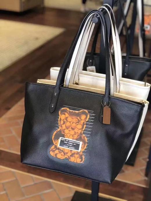 coach蔻驰新款小熊全皮拉链托特包2色