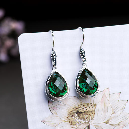 JP-903011808-36欧美时尚水滴镂空镶嵌雕花绿水晶耳坠 商品图0