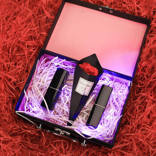 网红同款不掉色不沾杯口红持久防水保湿唇膏生日礼物学生礼盒套装