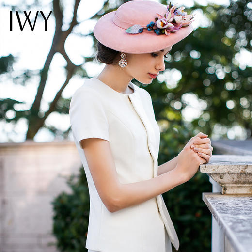 IWY/女士白色短袖西装套裙套装简约圆领女时尚修身显瘦职业装CS233 商品图3