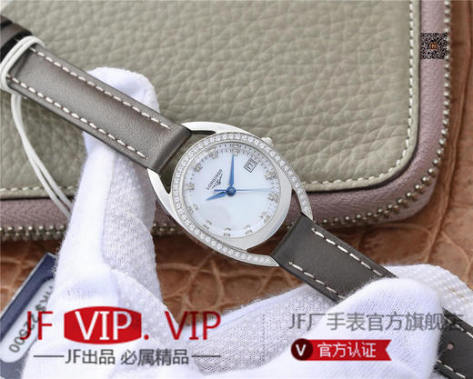 GS浪琴马术系列骑仕腕表闪耀登场。温柔清雅，高贵简约，来自专属于马术的典范。女士腕表，皮表带，石英机芯，密底。 商品图1