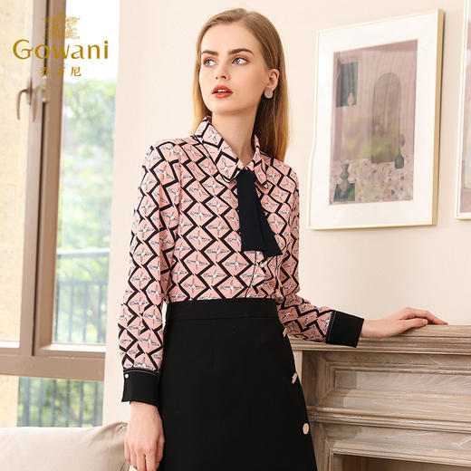 乔万尼秋季洋气小衫设计感宽松直筒气质印花长袖上衣EN3C313 商品图1