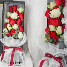《小永远》19朵玫瑰礼盒