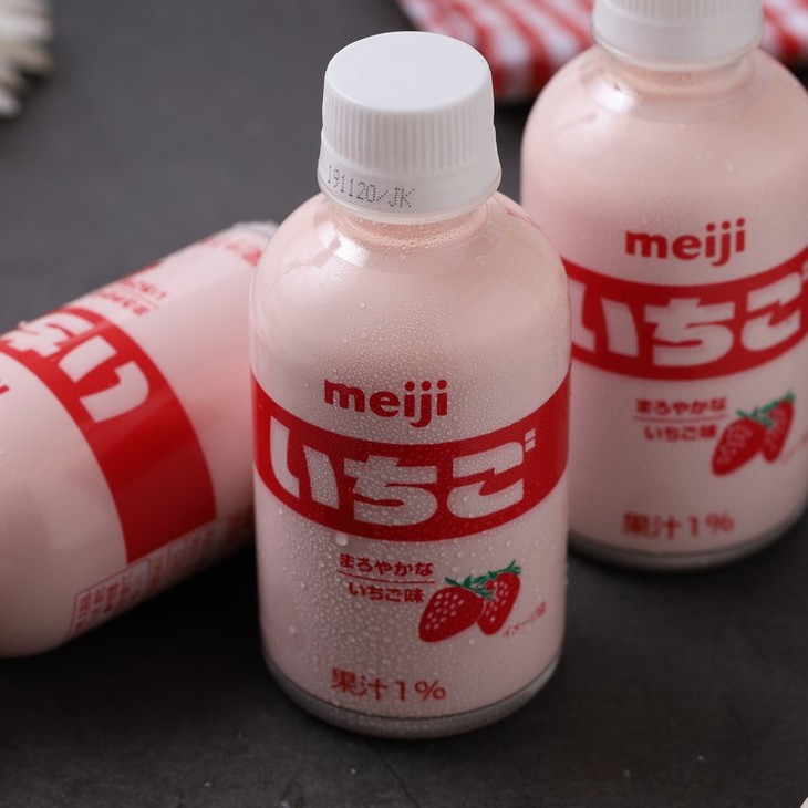 明治草莓牛奶咖啡牛奶饮料