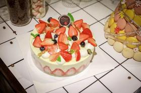 Cake | 法式香草草莓蛋糕（24小时之后发货，急单联系客服）生日蛋糕