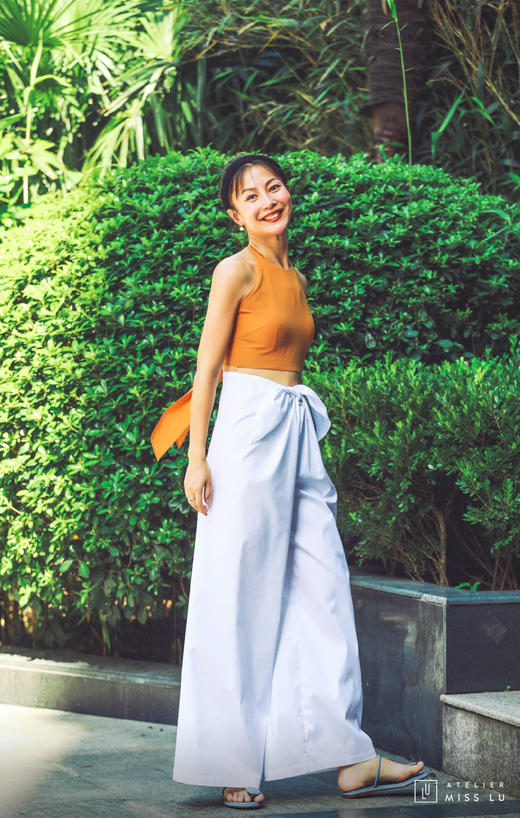 AtelierMissLu / Nisha-蜜杏黄挂脖露背飘带上衣 商品图7