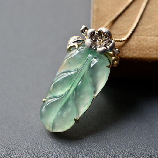 高冰种阳绿翡翠叶子设计师款18k白金黄金钻石镶嵌 商品图0