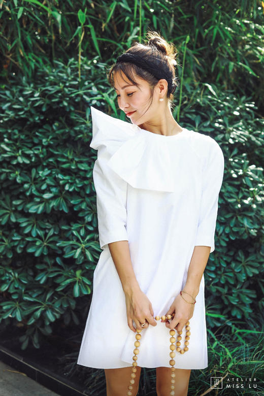AtelierMissLu / Liza-白色褶皱装饰连身裙 商品图5