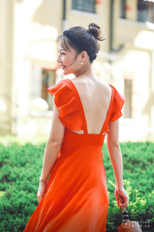 AtelierMissLu / Carina-探戈红荷花袖方领露背裙 商品图3